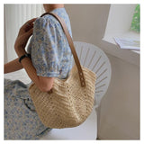 Load image into Gallery viewer, Ladies Straw Tote Bag With Zipper -Showtown
