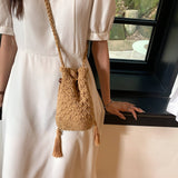 Carica l&#39;immagine nel visualizzatore di Gallery, Straw Sling Cross Body Drawstring Bucket Bag-Showtown