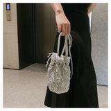 Laden Sie das Bild in den Galerie-Viewer, Womens White Leather Puffer Crossbody Messenger Bag-Showtown